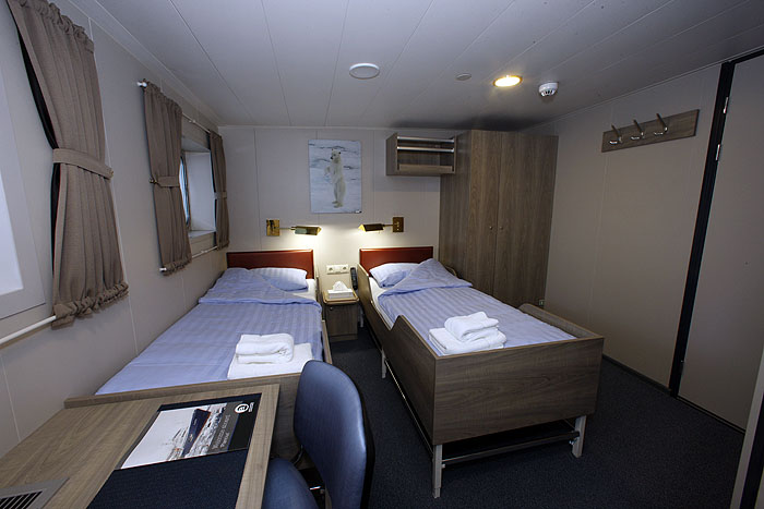 AQ10OW02_plancius-heiner-kubny-twin-cabin.jpg [© Last Frontiers Ltd]