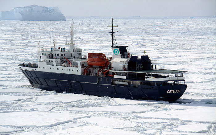 AQ13OW07_ortelius-oceanwide_expeditions.jpg [© Last Frontiers Ltd]