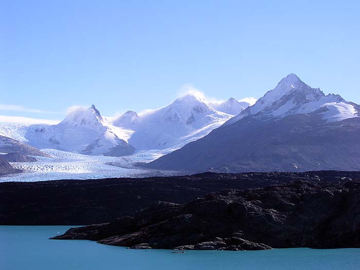 AR0306RB463_upsala_glacier.jpg [© Last Frontiers Ltd]