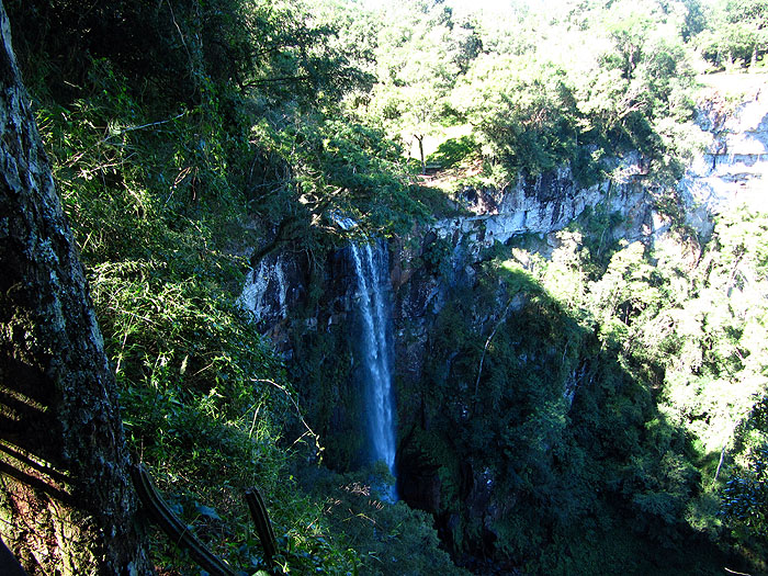 AR0411OF127_misiones-provincial-park-salto-encantado.jpg [© Last Frontiers Ltd]