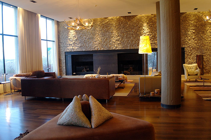 AR0512JL350_calafate-esplendor-foyer.jpg [© Last Frontiers Ltd]