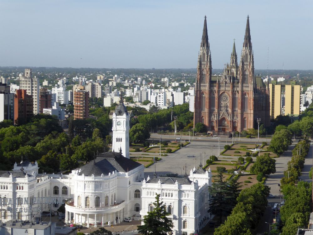 AR2211EP372_la-plata-cathedral.jpg [© Last Frontiers Ltd]