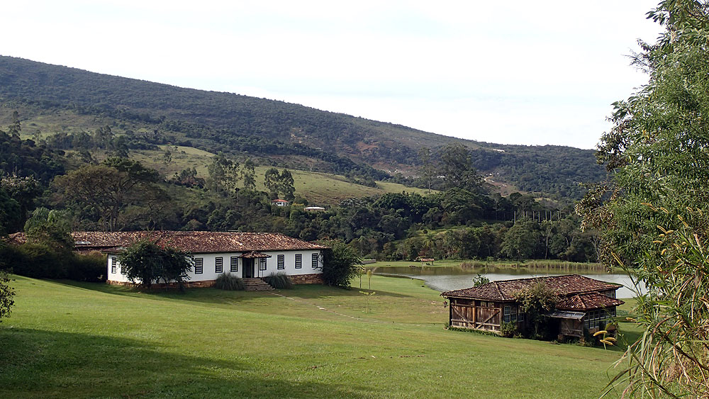 BR0519NR0540_ibitipoca-view-from-casa-carlinhos-to-engenho.jpg [© Last Frontiers Ltd]