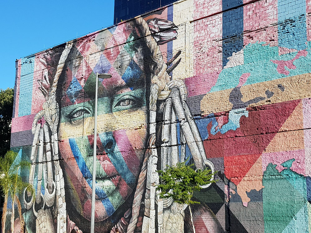 BR0619AB049_rio-port-kobra-graffiti.jpg [© Last Frontiers Ltd]