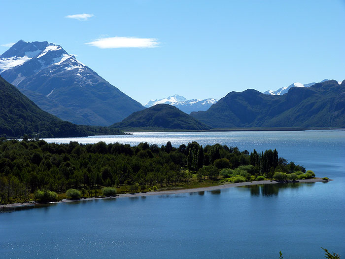 CL0214EP0349_lago-cisnes.jpg [© Last Frontiers Ltd]