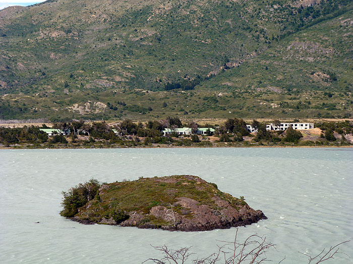 CL0214EP0715_torres-del-paine-lago-grey.jpg [© Last Frontiers Ltd]