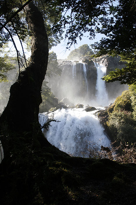 CL0909EM186_waterfalls-near-terra-luna.jpg [© Last Frontiers Ltd]