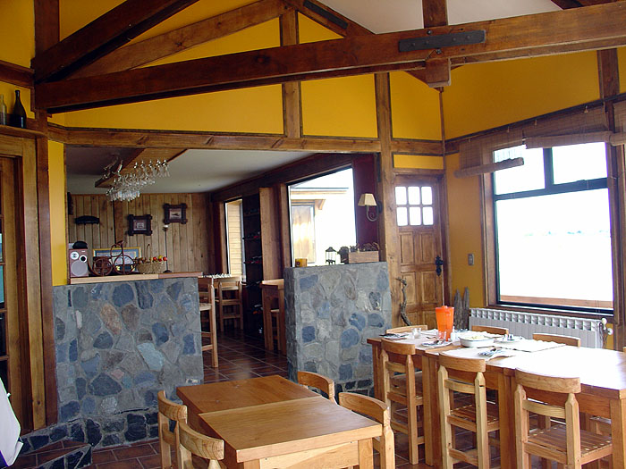 CL09WL01_weskar-lodge-dining-room-ocean-view.jpg [© Last Frontiers Ltd]