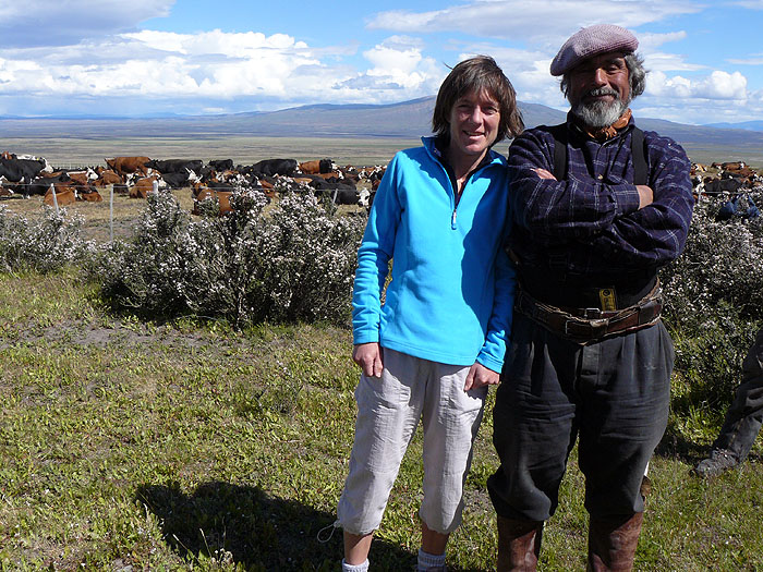 CL1212SM518_torres-del-paine-gaucho-moving-cattle.jpg [© Last Frontiers Ltd]