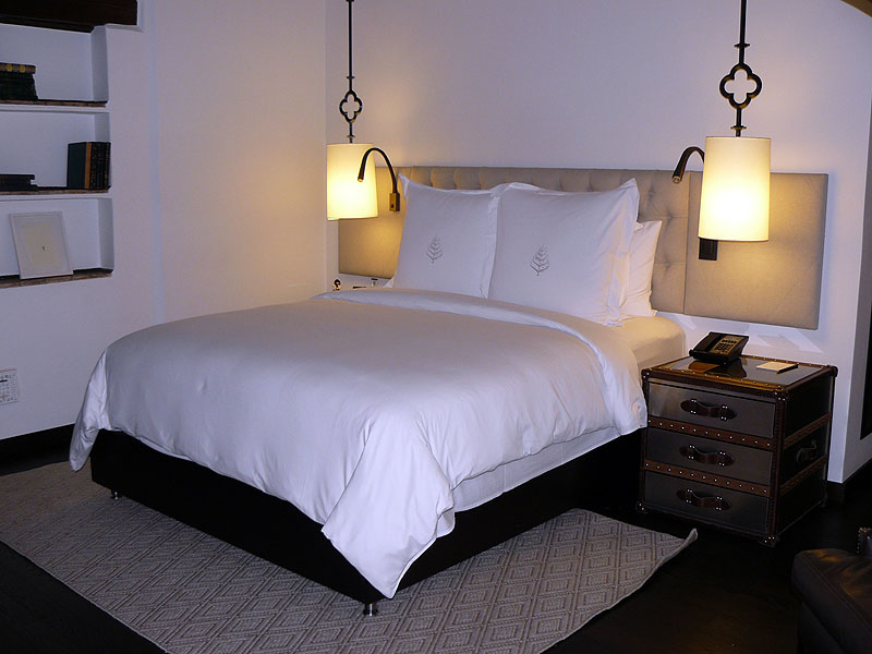 CO0517SM086_bogota-four-seasons-casa-medina-superior-premier-room.jpg [© Last Frontiers Ltd]