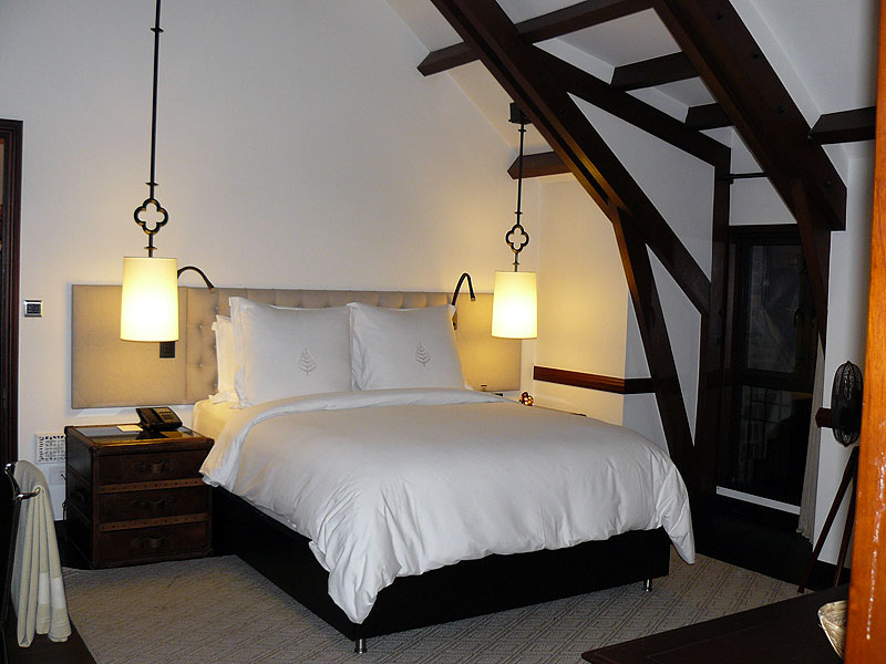 CO0517SM095_bogota-four-seasons-casa-medina-superior-premier-room.jpg [© Last Frontiers Ltd]