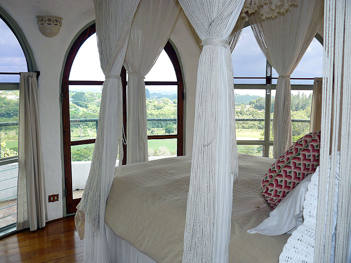 CR0508SM400_finca-rosa-blanca-master-suite.jpg [© Last Frontiers Ltd]