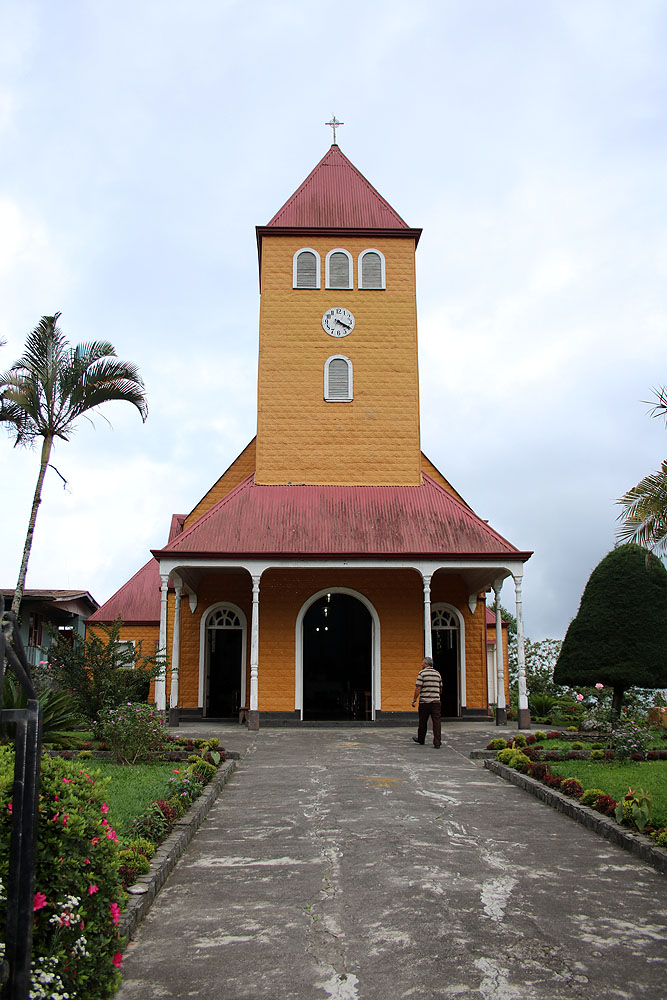 CR0519LD149_turrialba-aquiares-coffee-estate-church.jpg [© Last Frontiers Ltd]