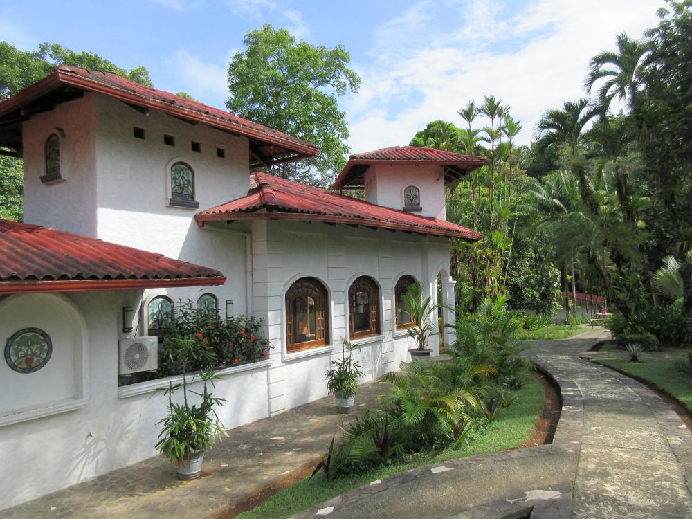 CR2405PC019_corcovado-wilderness-lodge-breakfast-room.jpg [© Last Frontiers Ltd]