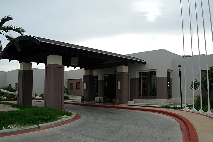 CU0612JL239_cayo-santa-maria-melia-buenavista-rs-entrance.jpg [© Last Frontiers Ltd]