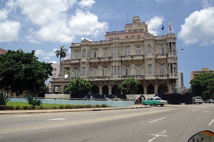 CU0612JL341_havana-spanish-embassy.jpg [© Last Frontiers Ltd]