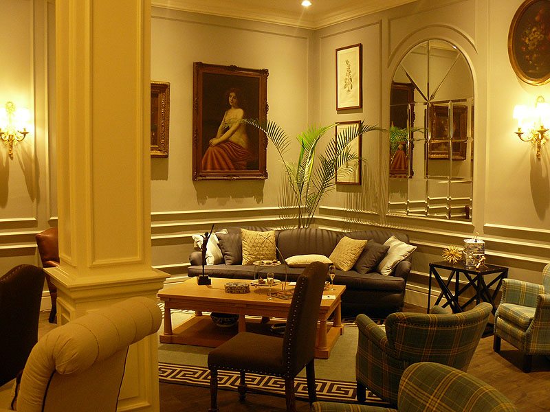 EC0917NL0547_guayaquil-hotel-del-parque-lounge.jpg [© Last Frontiers Ltd]