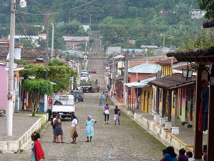 SV0913SM0149_ruta-de-las-flores-ataco.jpg [© Last Frontiers Ltd]