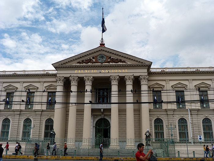 SV0913SM0413_san-salvador-national-palace.jpg [© Last Frontiers Ltd]