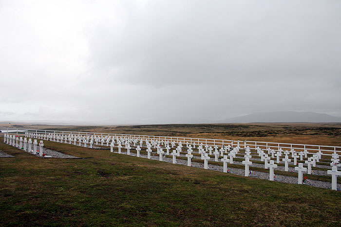 FK0310LD0181_argentine-cemetery.jpg [© Last Frontiers Ltd]