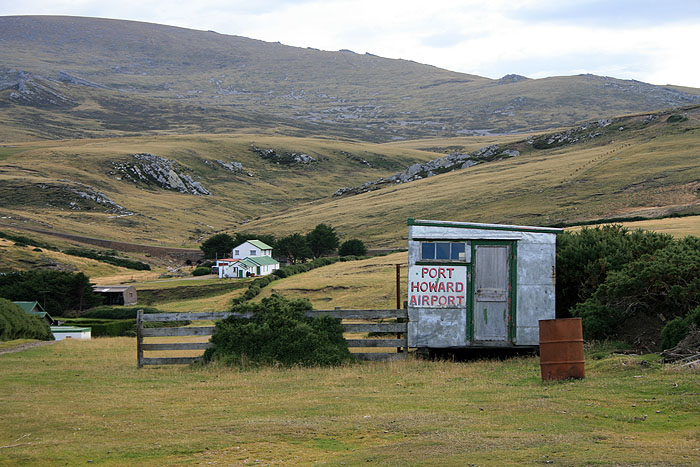 FK0310LD0483_port-howard-airstrip.jpg [© Last Frontiers Ltd]