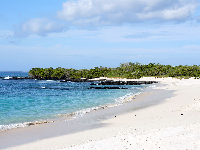 GP0310SM092_las-bachas-beach-santa-cruz.jpg [© Last Frontiers Ltd]