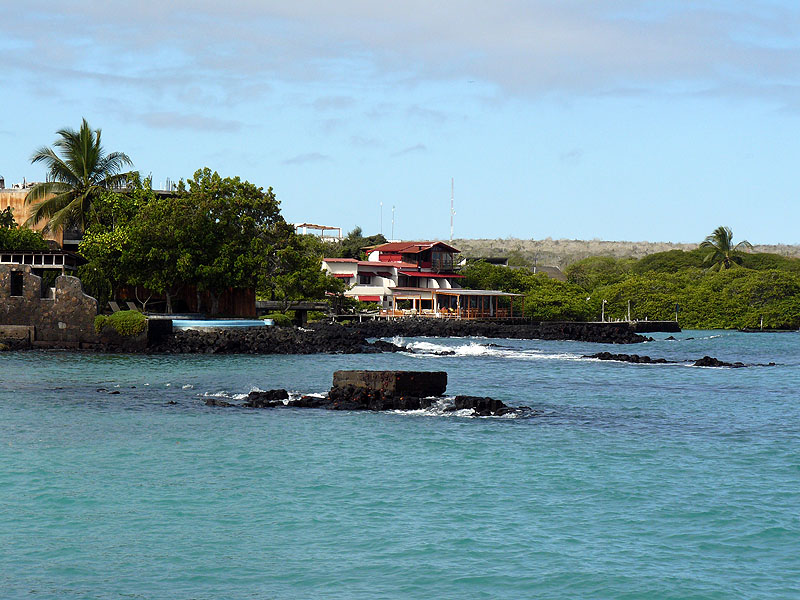 GP0917NL0051_puerto-ayora-red-mangrove.jpg [© Last Frontiers Ltd]