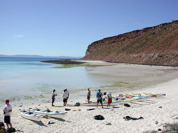 MX0304EM049_kayak_espiritu_santo.jpg [© Last Frontiers Ltd]