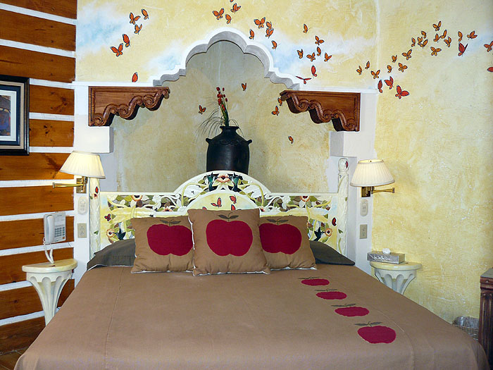 MX0507SM412_hotel_la_casa_de_las_rosas_morelia.jpg [© Last Frontiers Ltd]