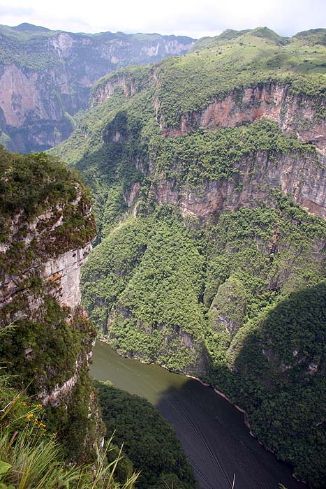 MX0906EP068_sumidero.jpg [© Last Frontiers Ltd]