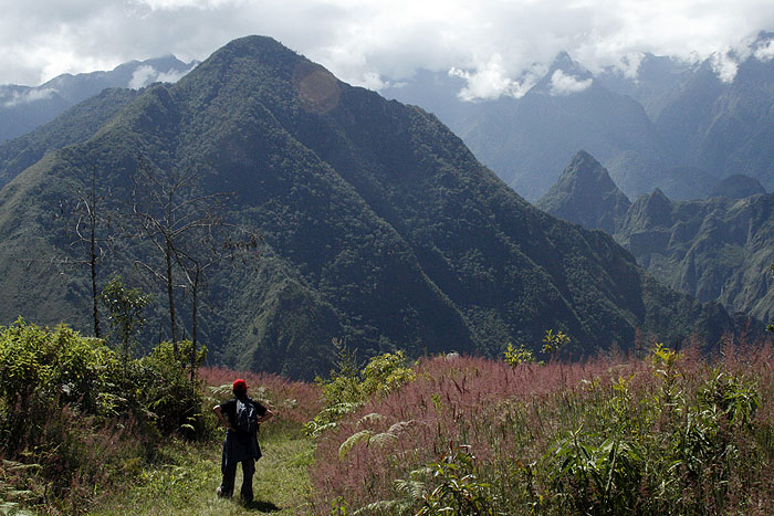 PE0508EM0304_hike-to-hydro-electro-power-station.jpg [© Last Frontiers Ltd]