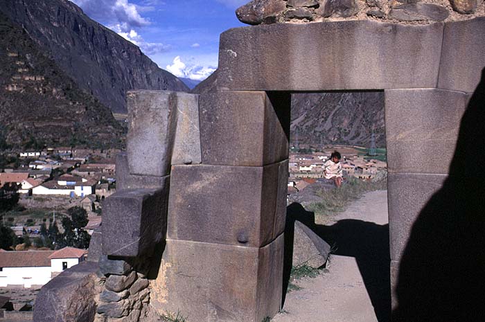 PE0599EP016_ollanta_door.jpg [© Last Frontiers Ltd]