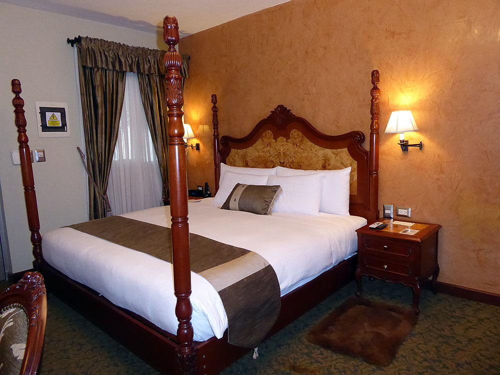 PE1018SM359_cusco-aranwa-classic-room.jpg [© Last Frontiers Ltd]