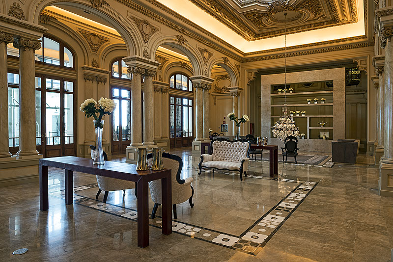 UR0313LR0003_sofitel-montevideo-lobby.jpg [© Last Frontiers Ltd]