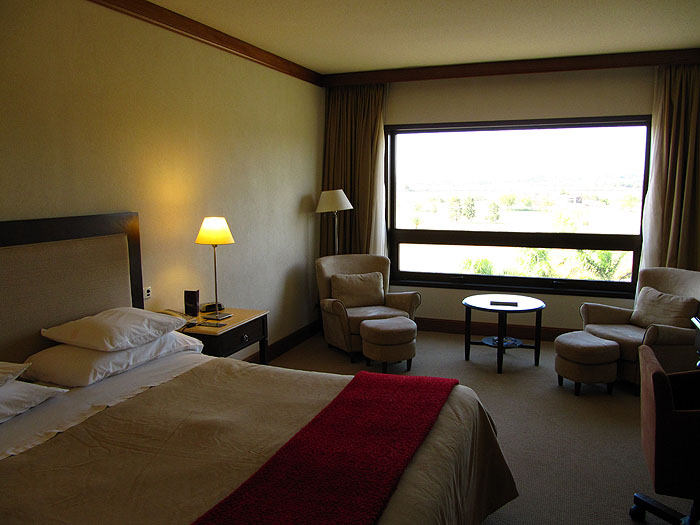 UR0511OF004_sheraton-superior-room-colonia.jpg [© Last Frontiers Ltd]